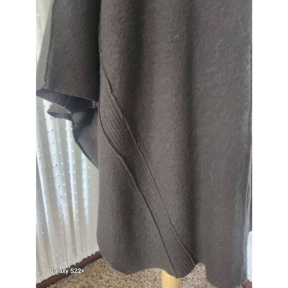 O2 Katie Todd gray 100% Wool high neck zip up batwing style poncho w raw hem NWT - Picture 9 of 13